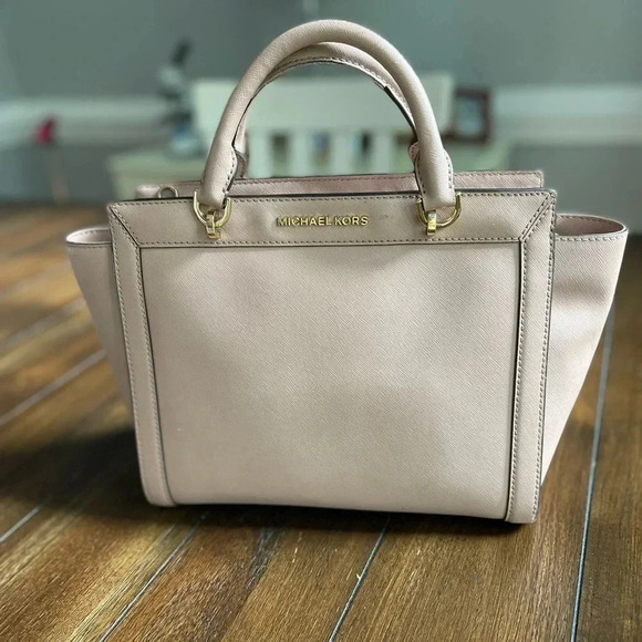 Michael Kors Brandi satchel - Picture 16 of 16